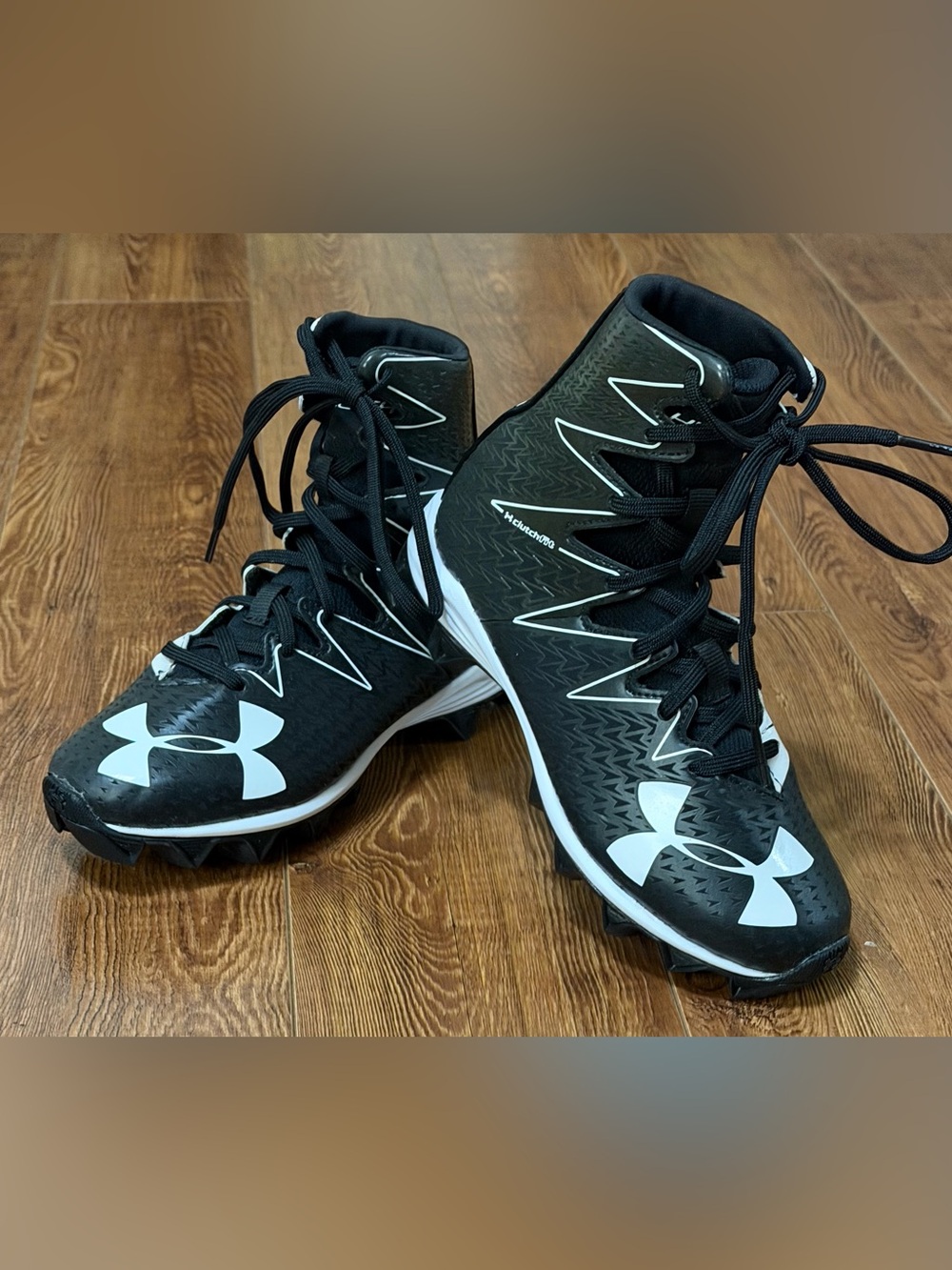 Youth/Boys Under Armour Highlight RM Football Cleats - Clutch FIT - Size 1.5Y